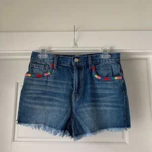 Denim Shorts with embroidered Pockets